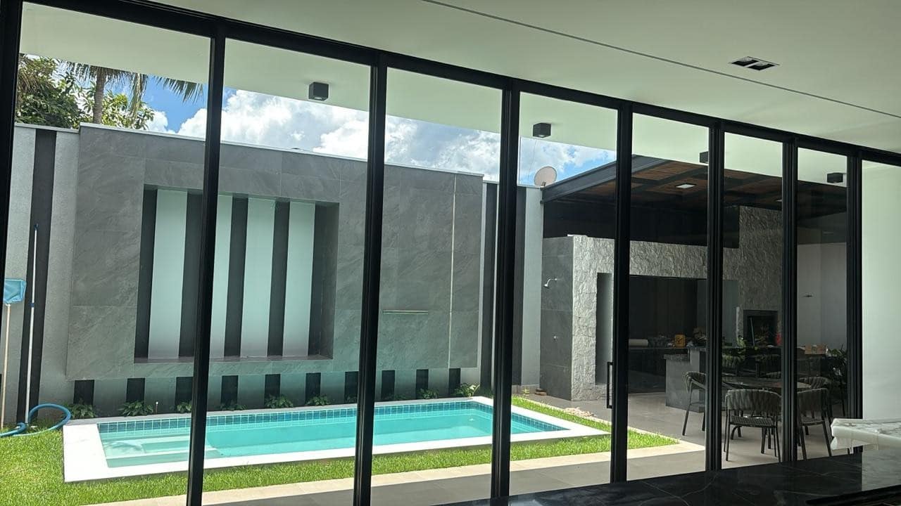 Fechamento panorâmico em vidro